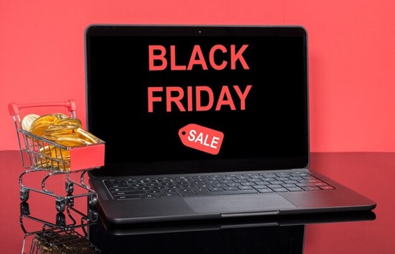 Pais, mães, tios e avós, vão às compras na Black-Friday pela internet